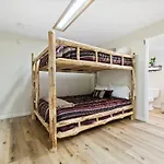 The Bunkhouse-Charming Studio
