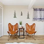The Bunkhouse-Charming Studio